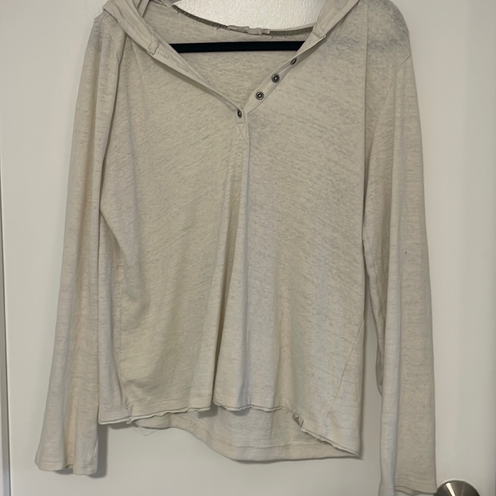 Lightweight hooded sweater